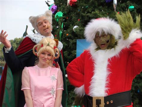 does the grinch have a girlfriend|mayor's wife from the grinch.